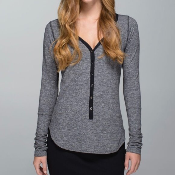 Lululemon Awesoma Henley - Picture 1 of 6